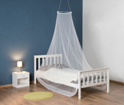 Moustiquaire pour lit simple mise en en situation au dessus d'un lit enfant