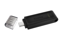 Clé de stockage USB-C 3.2 Gen 1 DataTraveler 70 de la marque Kingston avec connecteur USB-C apparent et capuchon retiré