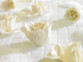 6 savons en forme de roses blanches avec un coffret cadeau PEARL