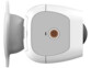 Vue du dessous de la caméra au boîtier blanc et gris avec port Micro-USB pour alimentation et chargement de la batterie rechargeable intégrée