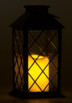 Visualisation d'une lanterne avec bougie LED allumée avec flamme vacillante