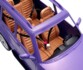 L'intérieur du 4x4 violet Barbie avec sièges marrons.