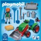 Tous les accessoires contenus dans le pack Playmobil n°4143 : Agriculteur avec tracteur.
