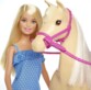 Gros plan sur poupée Barbie et son élégant cheval