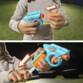 Enfant armant le blaster Nerf en deux étapes illustrées