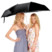 Deux femmes sous un parapluie double XXL 